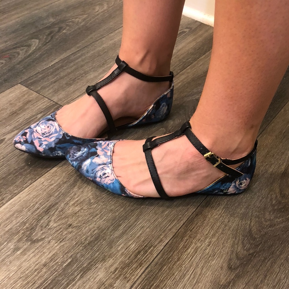 ModCloth Flats - Picture 4 of 5